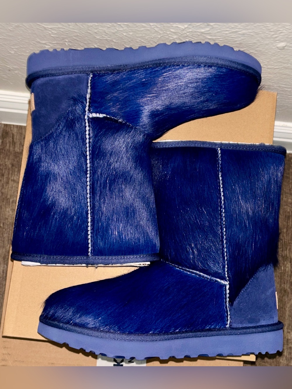 💙 UGG Calf Hair Classic Short II in High-Voltage Blue - W 7